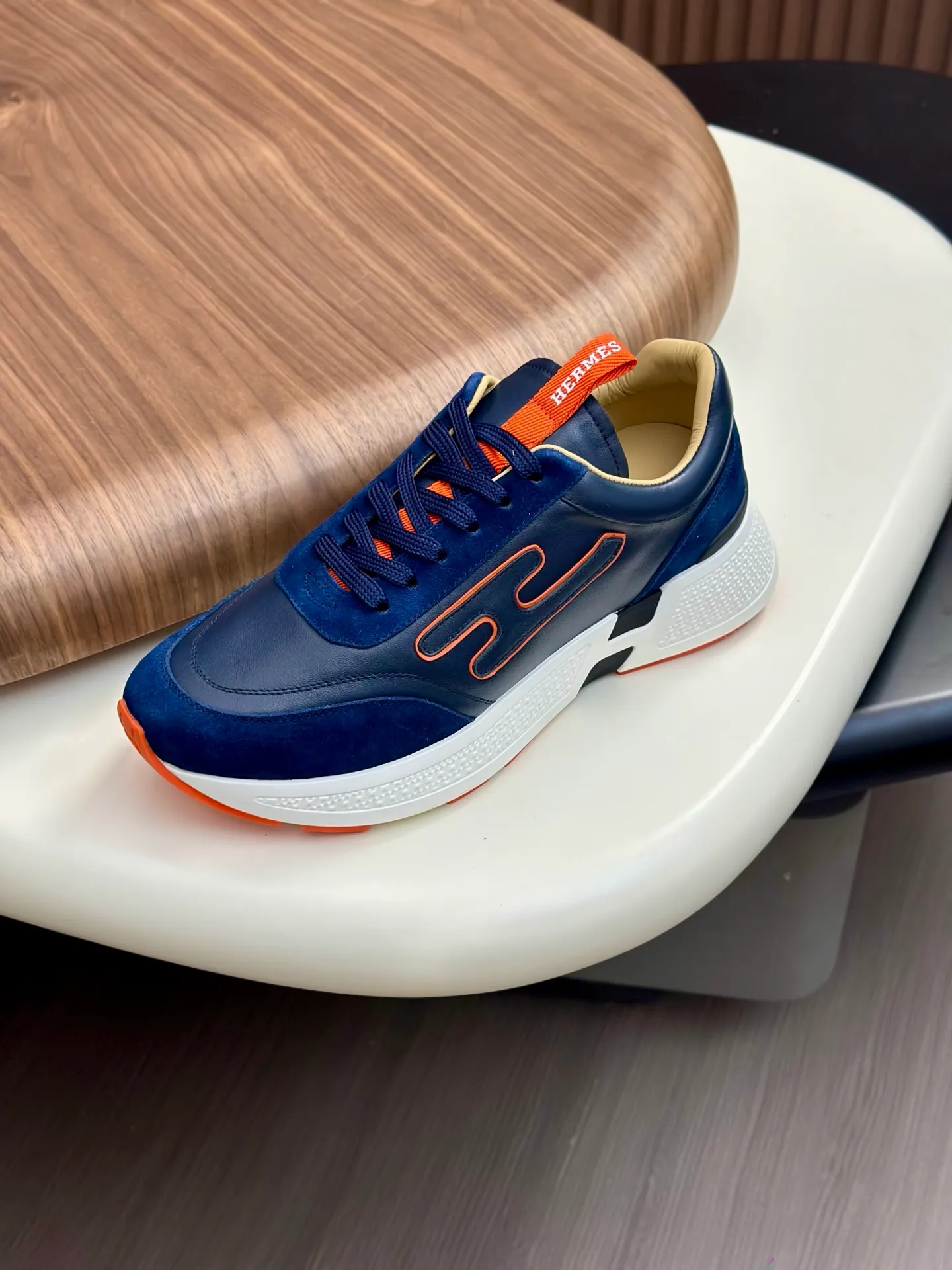[HERMES] Hermès men's shoes 💰840💰 - High-end quality original order - Upper: 🔝 tumbled calfskin, brand canvas cloth, shoe body sewn with ´H´ pattern - Lining: water-dyed cowhide - Outsole: ultra-light T men's shoes 💰U foam rubber; two-color molded outsole - Ultra-high quality control, fine workmanship: highlighted (high-end, luxury, grade) -Size :39-44 (38, 45, can be customized)